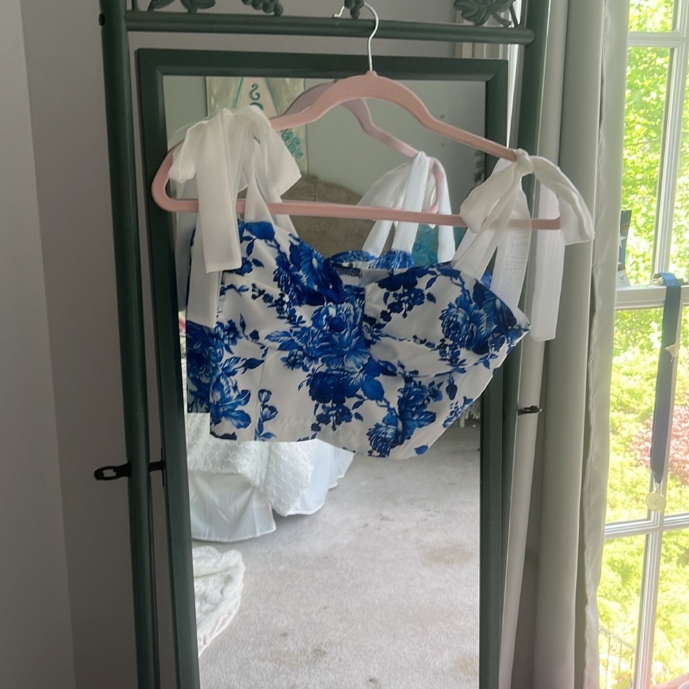 blue and white floral top